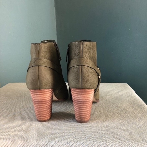 Cole Haan olive green ankle boots wooden heel - Picture 4 of 6